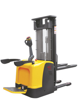 Штабелер самоходный 1,5 т 5,0 м XILIN CDDK15-III Li-ion 24/230 В/Ач (с платформой)