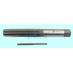 Развертка d32,0 Н7 ручная цилиндр. Р18 