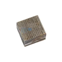 Нож 2026-0042 к трехсторонней фрезе d160-28 (25х25х12) ВК8 рифленый клиновой левый